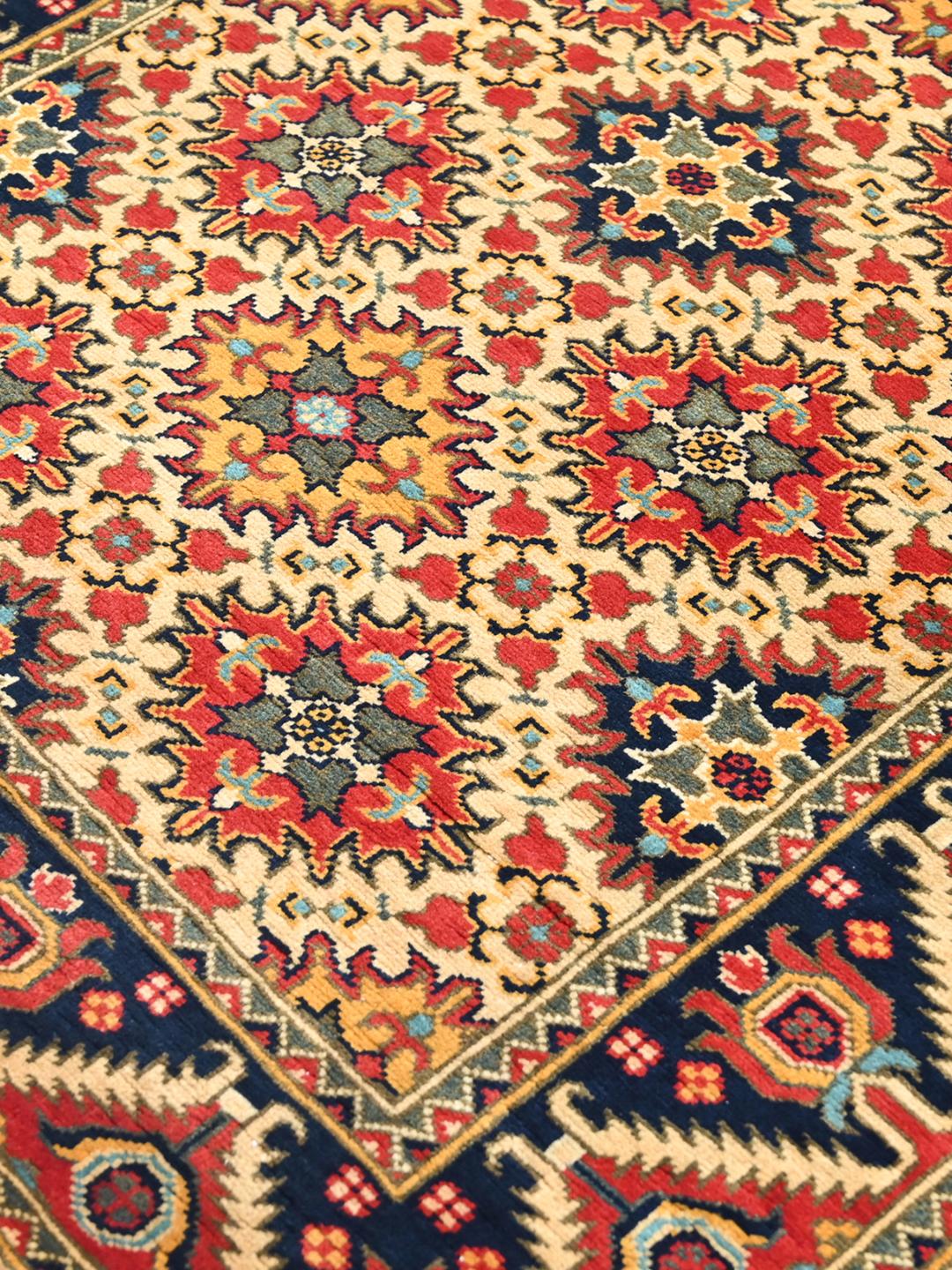 Tapis de couloir Kunduz noué à la main venant d'Afghanistan dans des tons rouges et bleus
