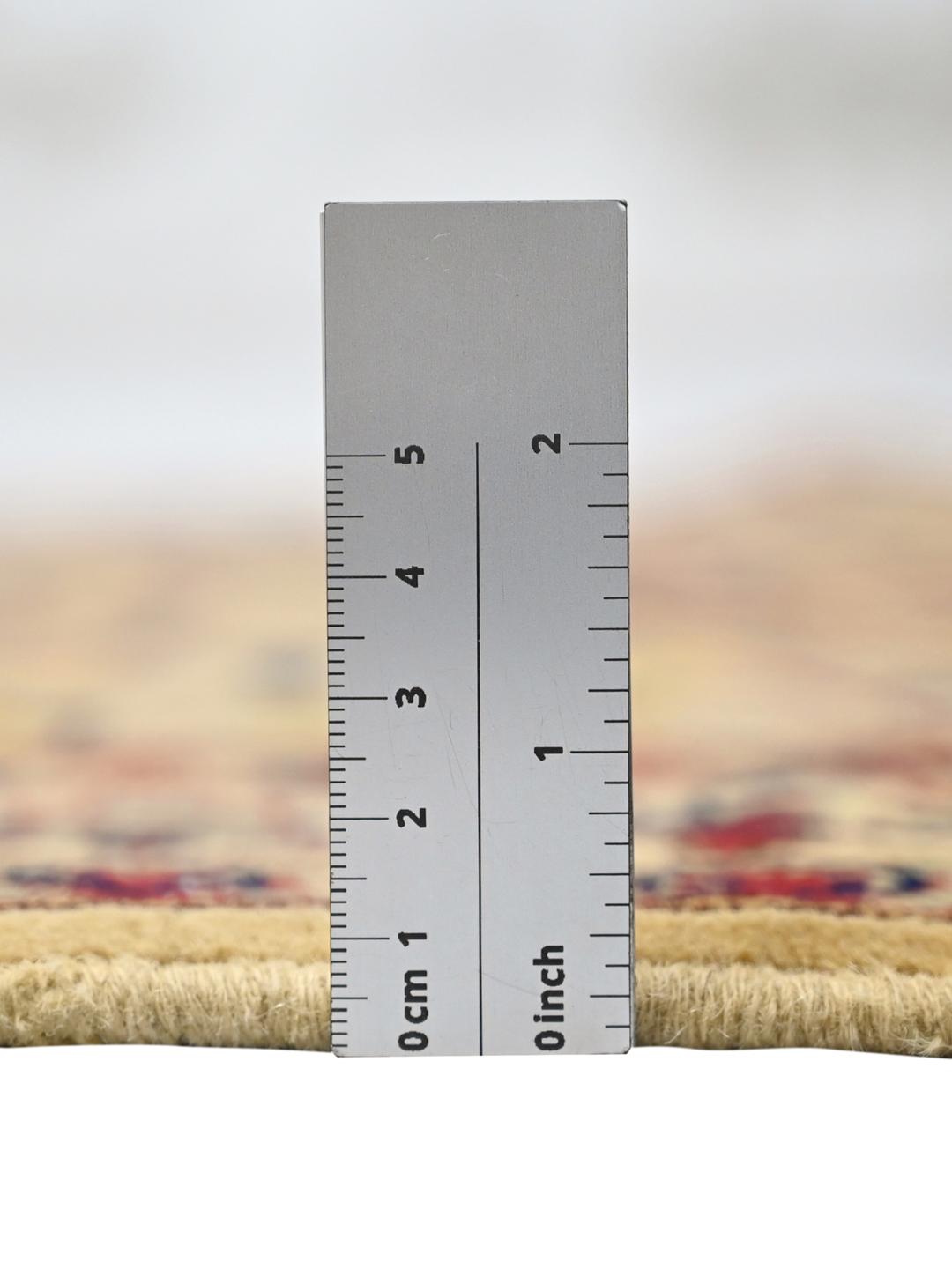 Tapis couloir afghan fait main en beige avec des motifs detailles