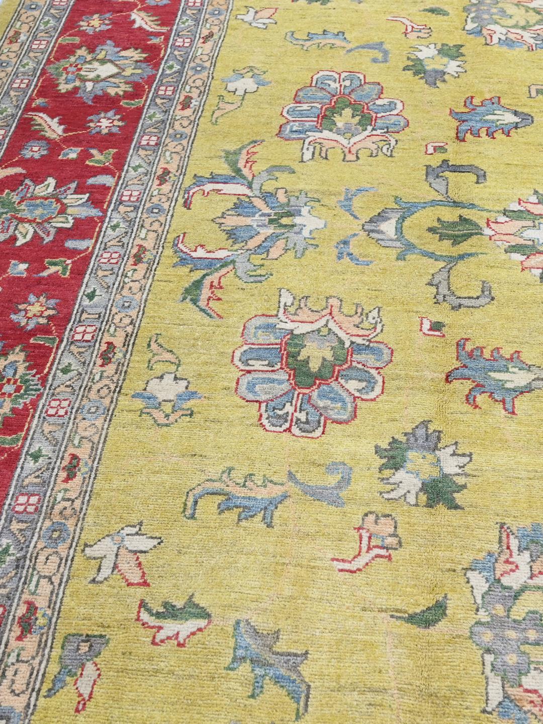 Alfombra Kazak de Afganistán en color amarillo