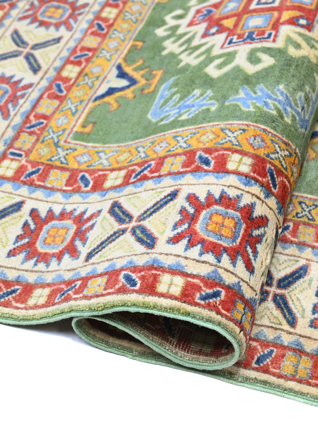 Handgeknüpfter Kazak Fine Teppich aus Afghanistan in Grün und Mehrfarbig