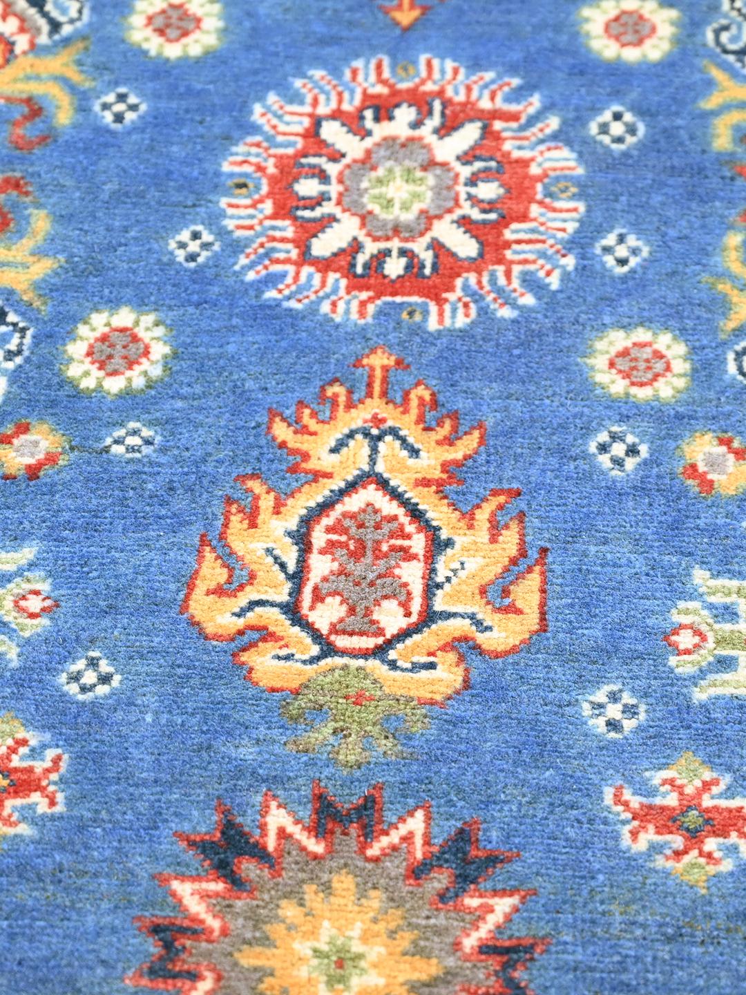 Covor Kazak Fine înnodat manual din Afganistan în nuanțe de albastru și roșu