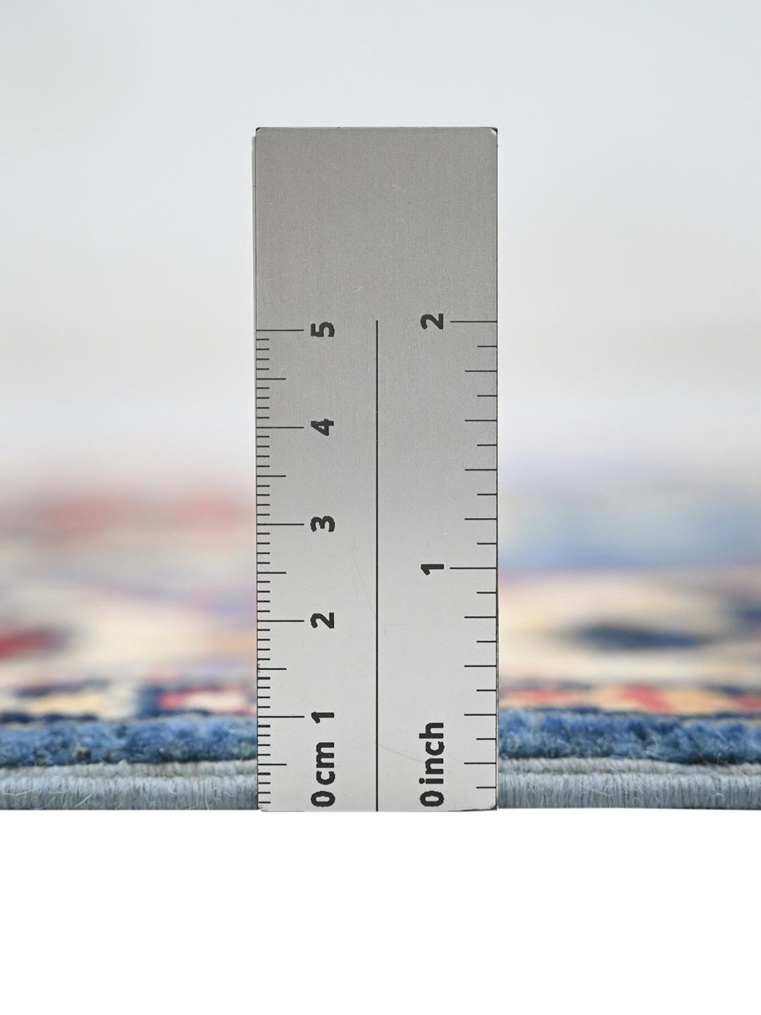 Handgeknoopt Kazak Fine tapijt uit Afghanistan in blauw en meerkleurig