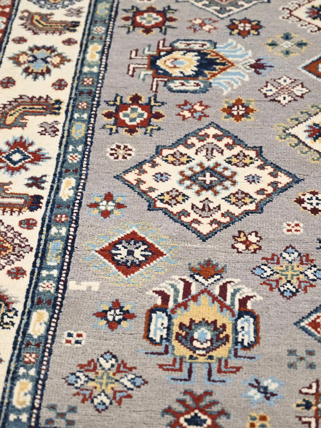 Handgeknüpfter Kazak Fine Teppich aus Afghanistan in Grau und Mehrfarbig