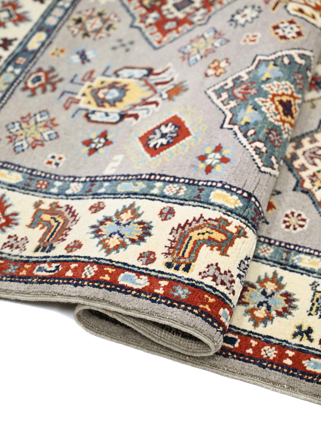 Handgeknüpfter Kazak Fine Teppich aus Afghanistan in Grau und Mehrfarbig