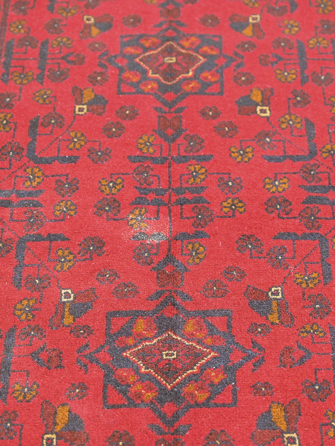 Handgeknoopt Afghaans Khal Mohammadi wollen kleed in rood en donkerblauw
