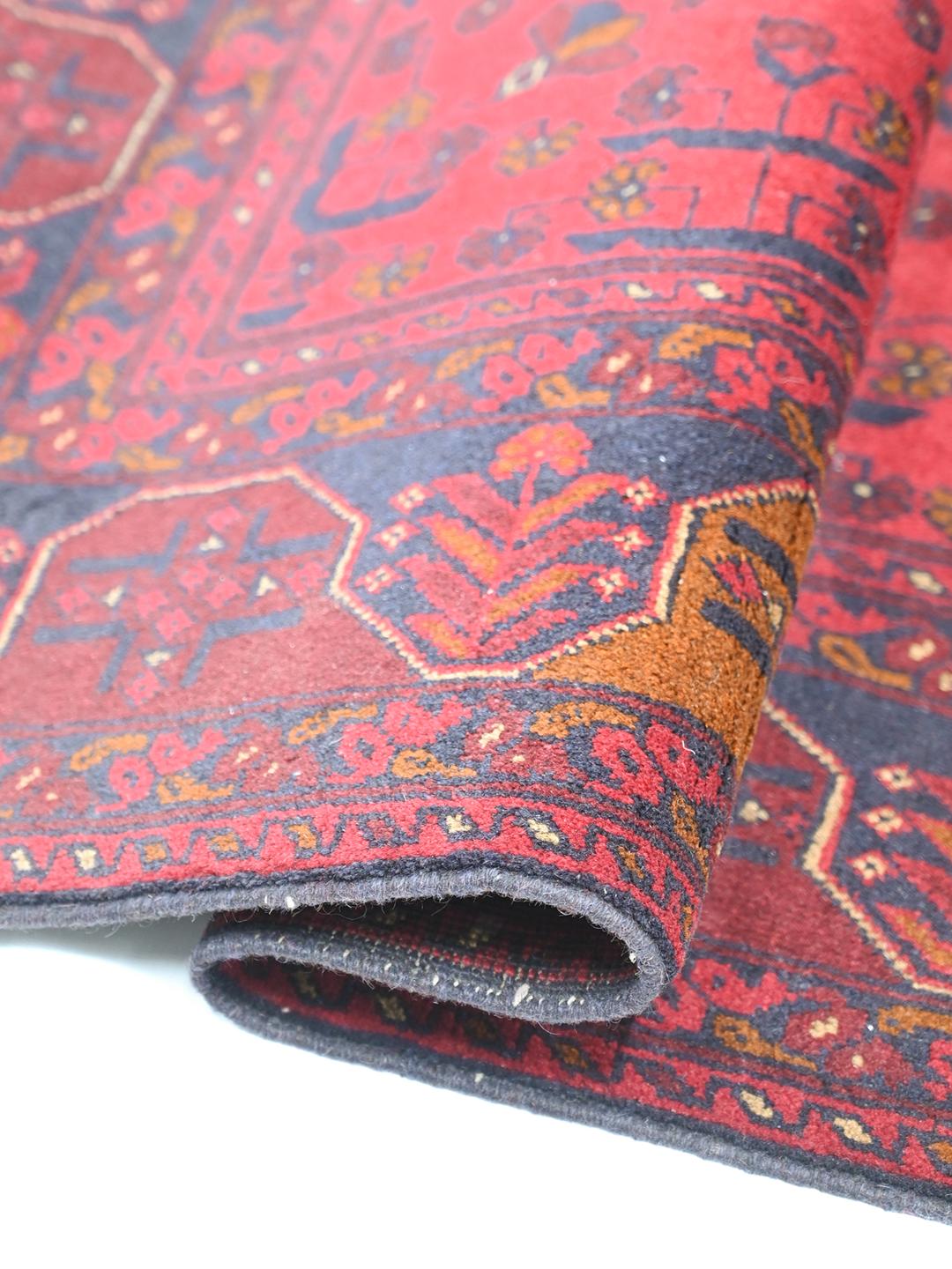 Handgeknoopt Afghaans Khal Mohammadi wollen kleed in rood en donkerblauw