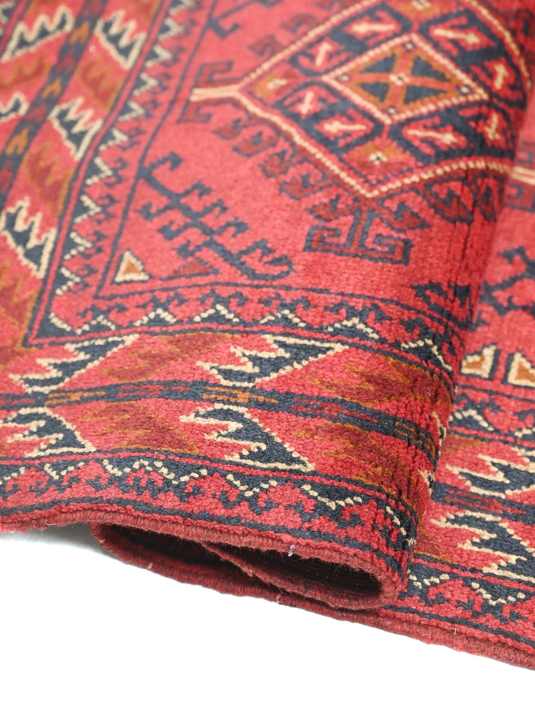 Tapis Afghan Khal Mohammadi noué à la main en rouge et noir