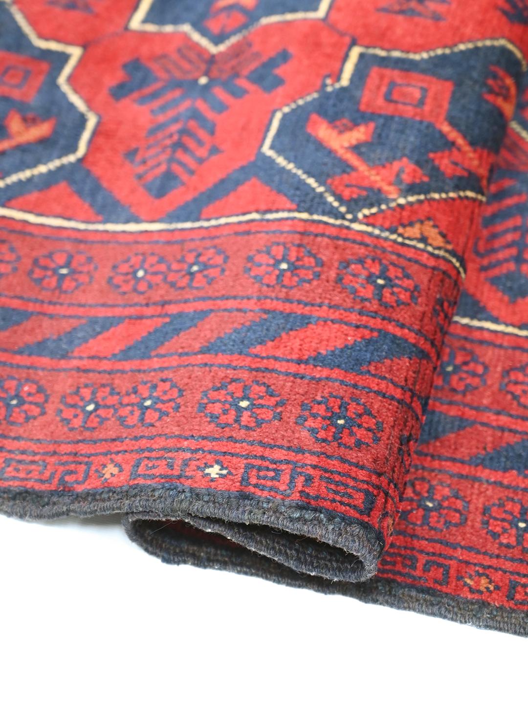 Tapis Afghan Khal Mohammadi noué à la main en laine rouge et bleu foncé