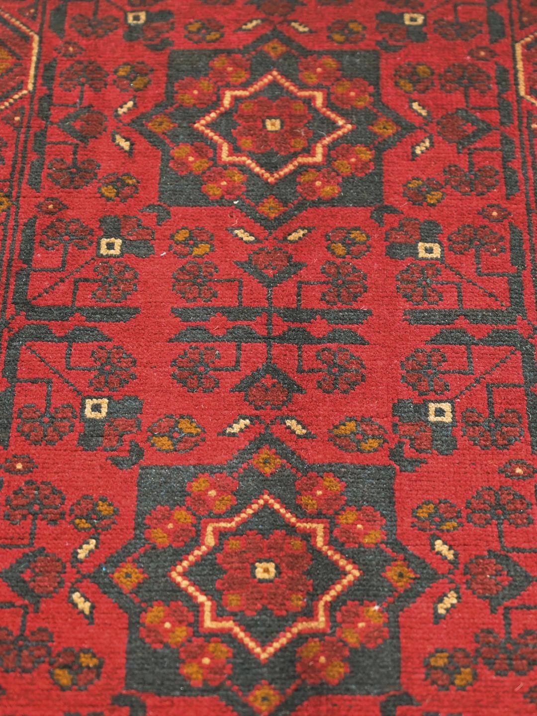 Tapis Afghan Khal Mohammadi noué à la main en rouge et gris foncé