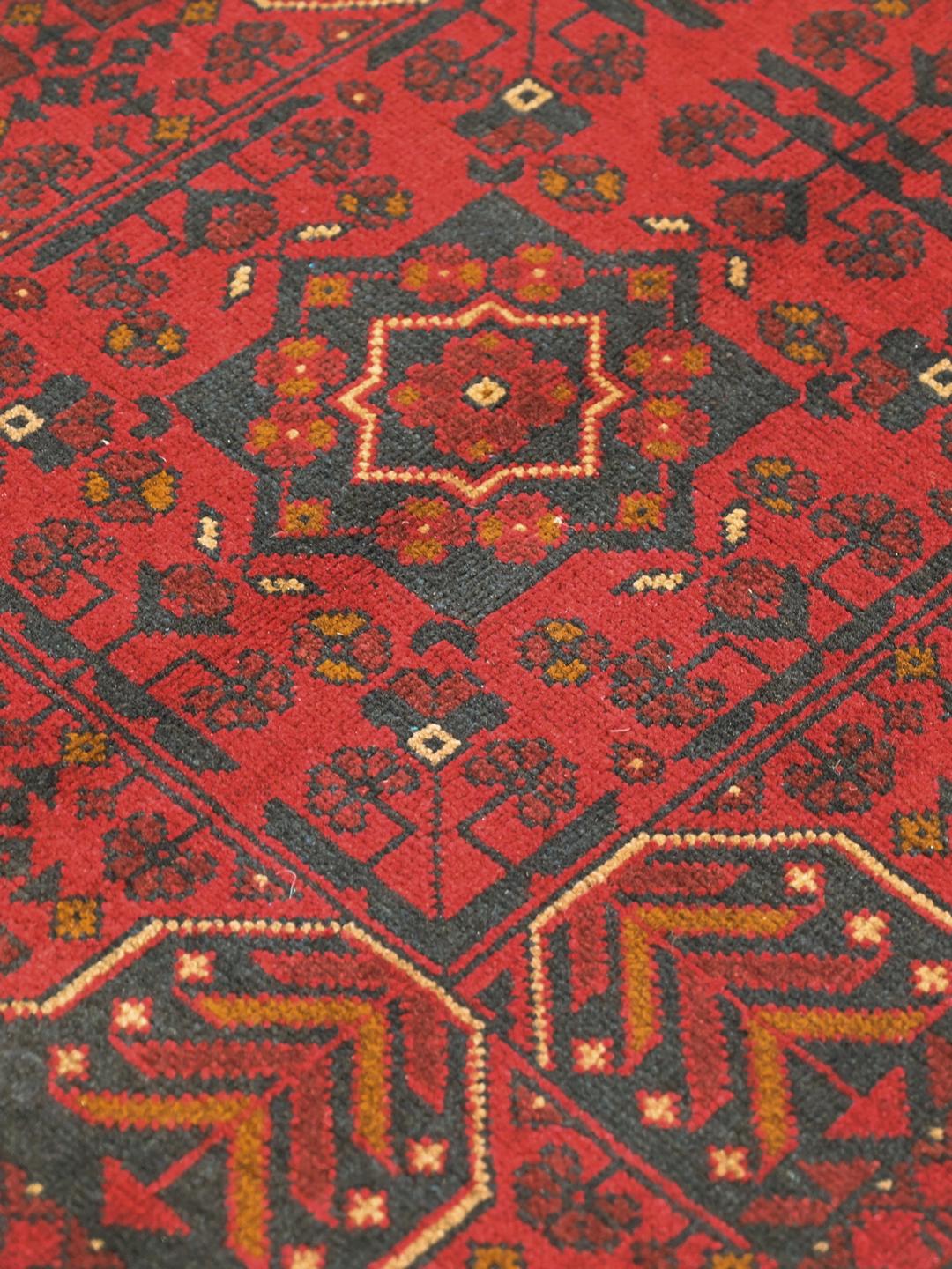 Tapis Afghan Khal Mohammadi noué à la main en rouge et gris foncé