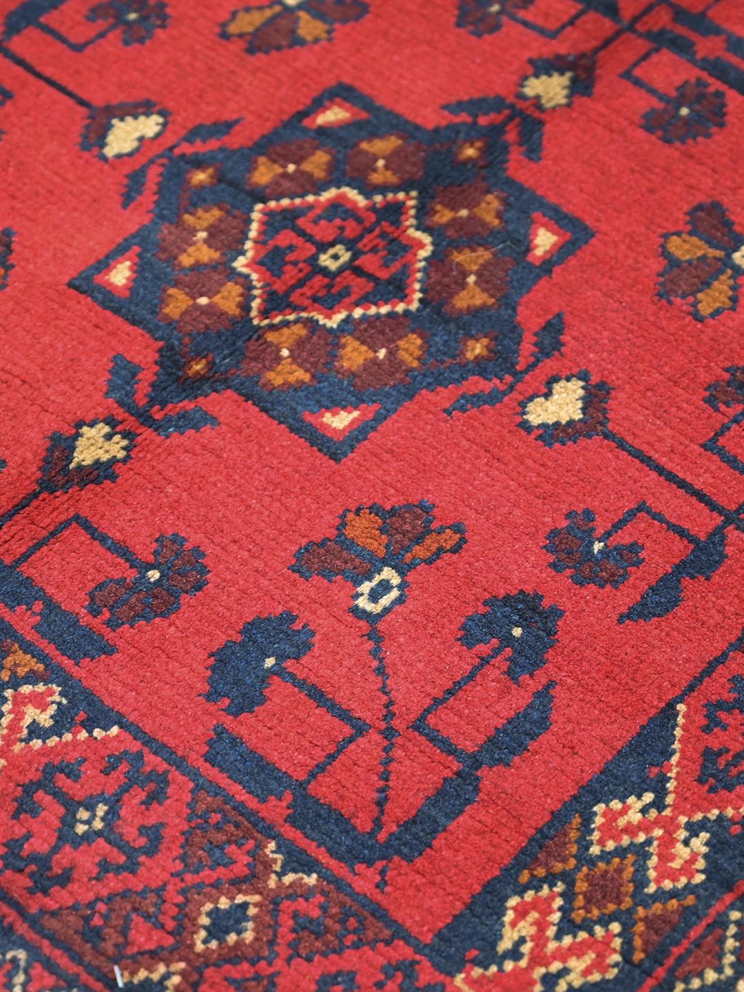 Tapis Afghan Khal Mohammadi noué à la main en rouge et bleu foncé