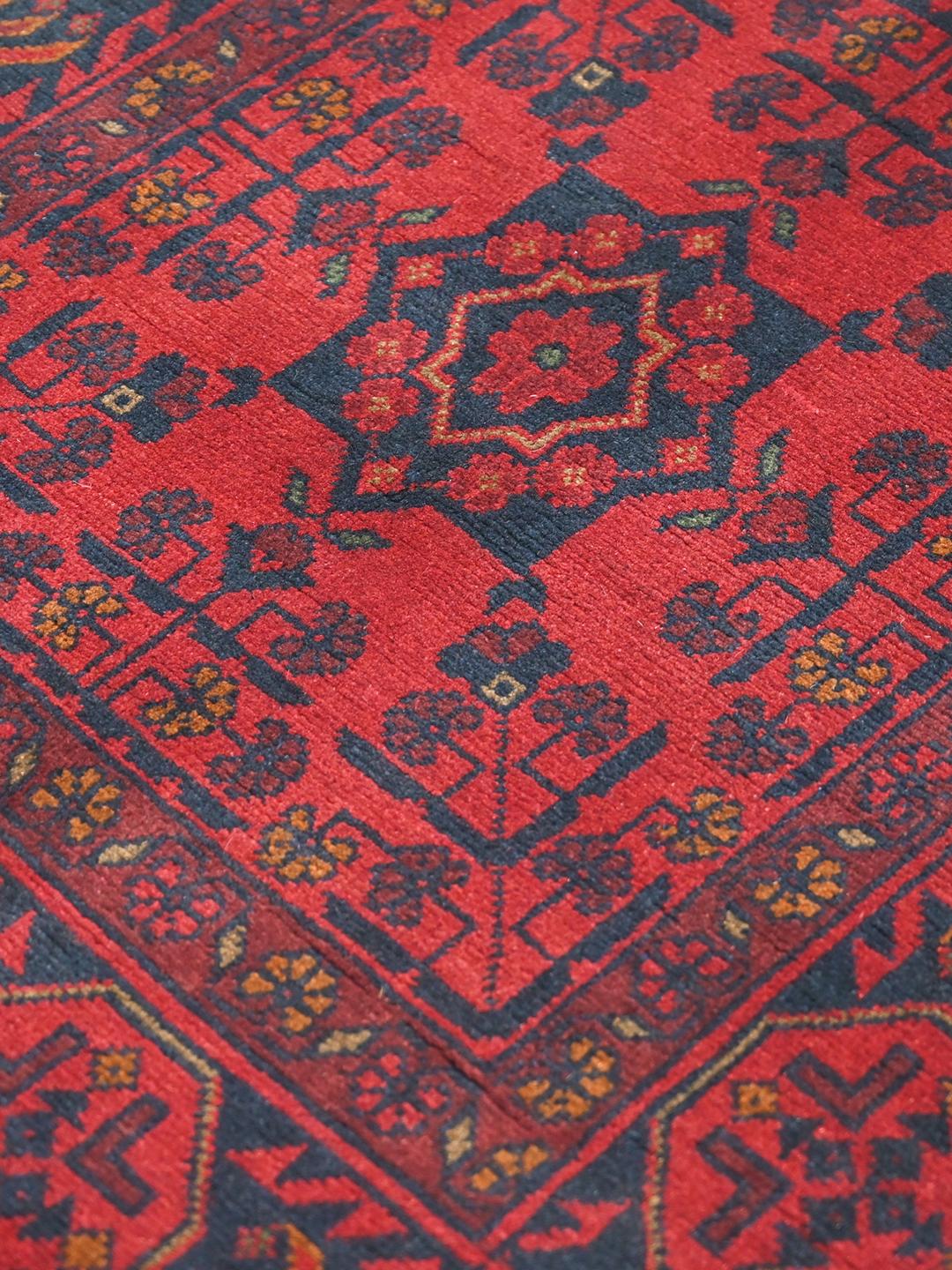 Handgeknoopte Afghaanse Khal Mohammadi loper van wol in rood en donkerblauw