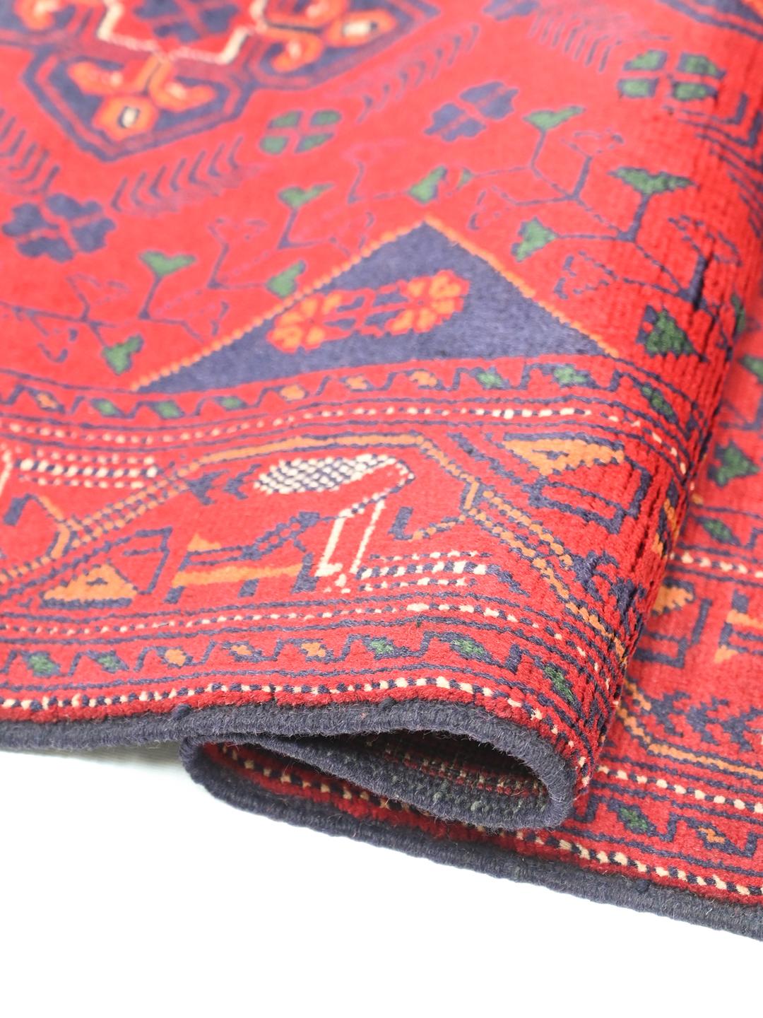 Tapis couloir en laine Afghan Khal Mohammadi noué à la main en rouge foncé et bleu foncé