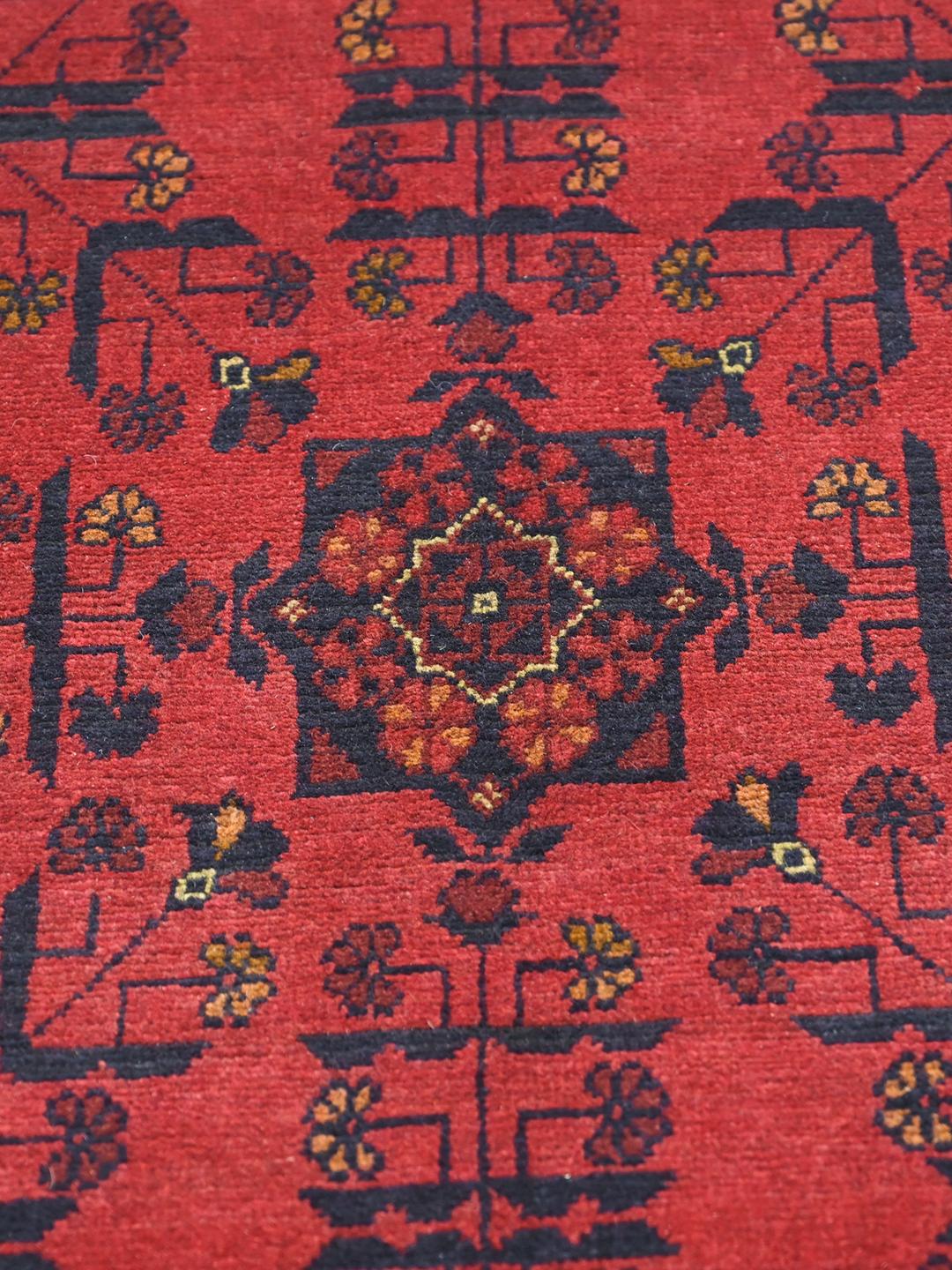 Tapis couloir Afghan Khal Mohammadi noué à la main en rouge et noir