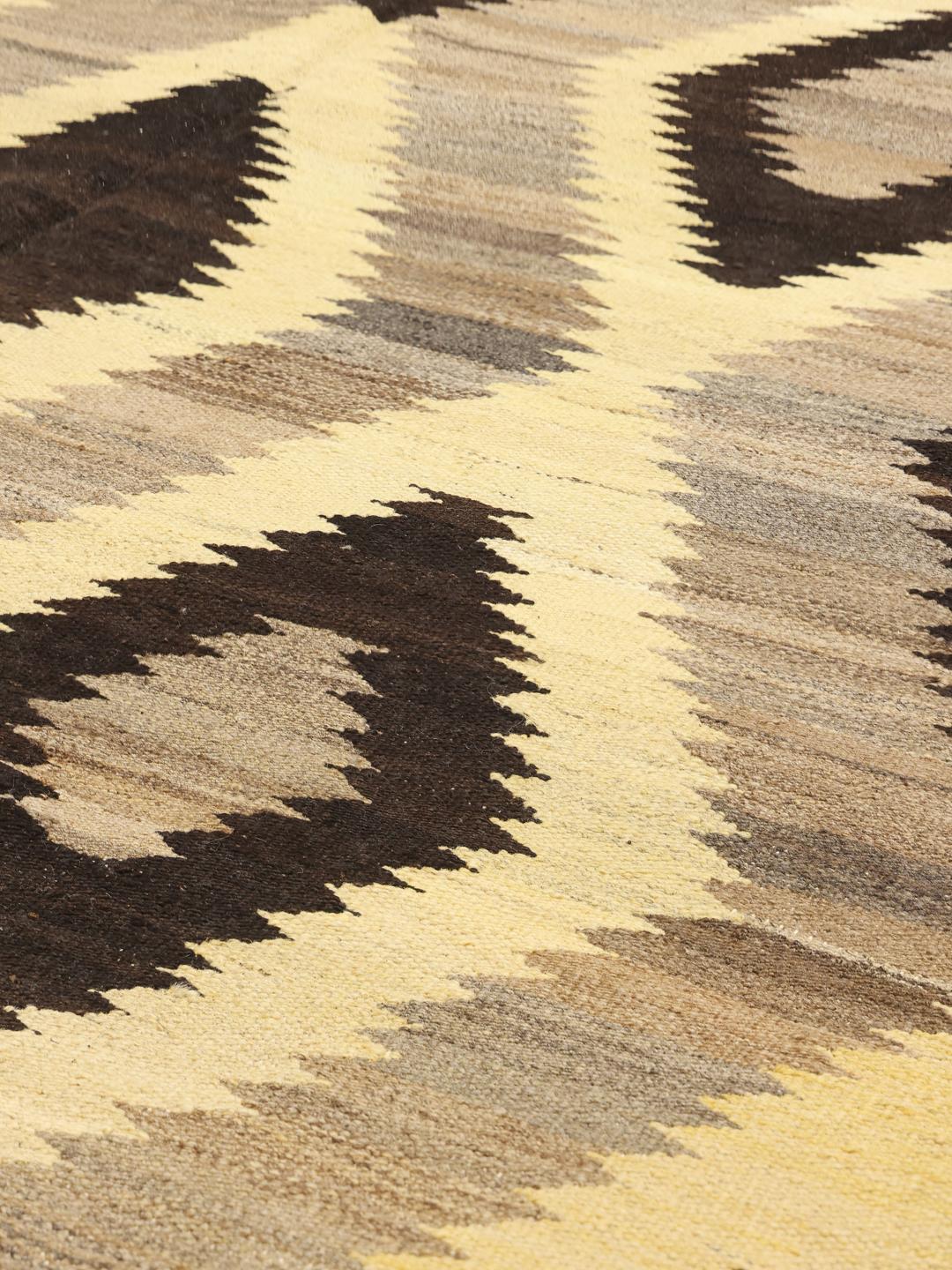 Hand-woven rug from Afghanistan in grey and beige