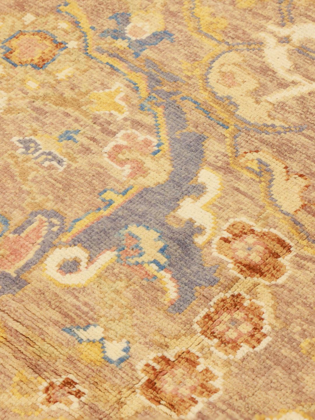 Handgemaakt Afghaans tapijt in beige met bloemmotieven