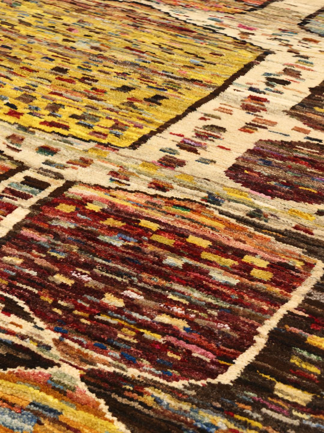 Handgeknoopt Afghaans Berber-tapijt met een veelkleurig geometrisch patroon
