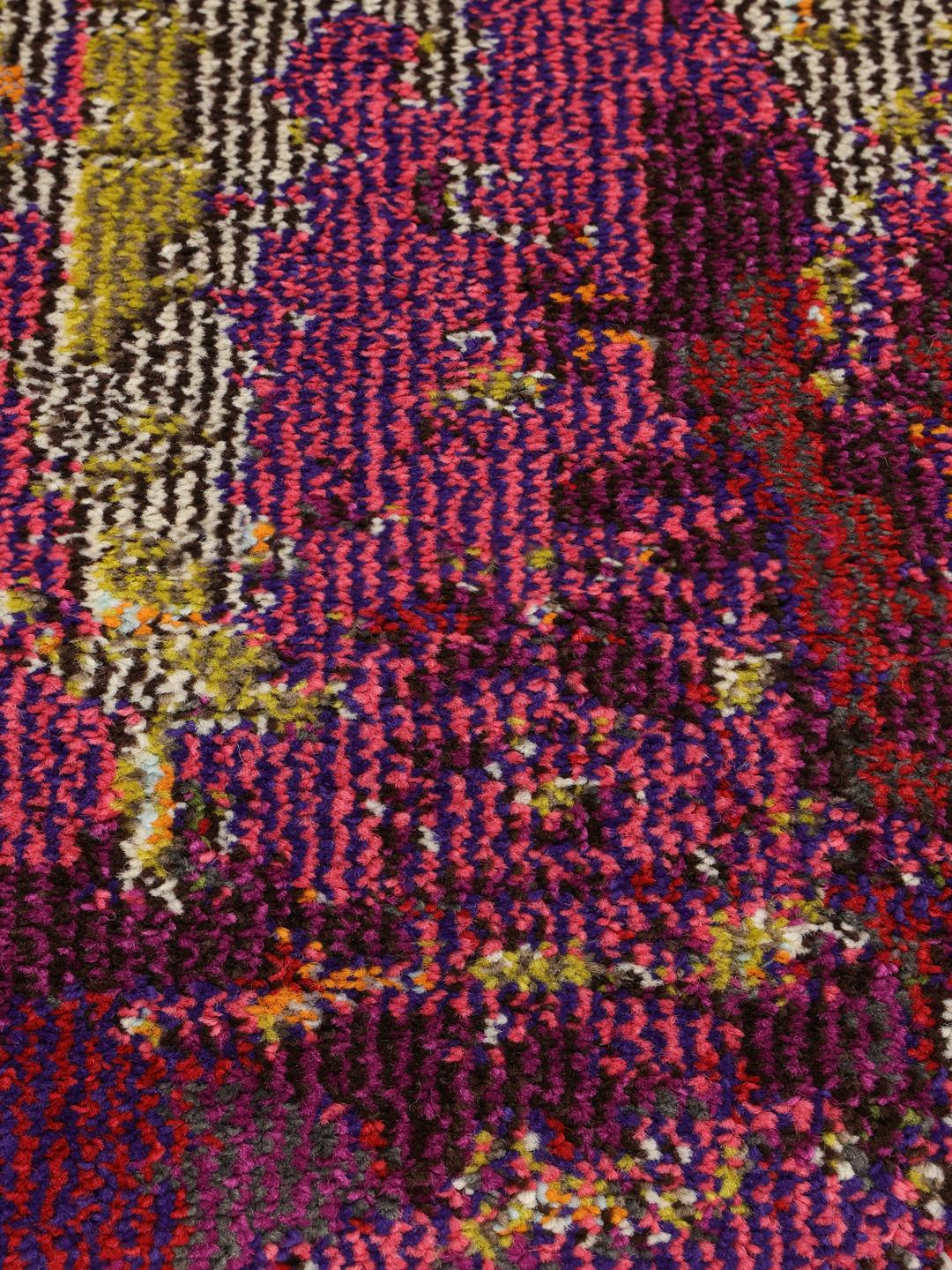 Multicolor tapijt met een abstract design