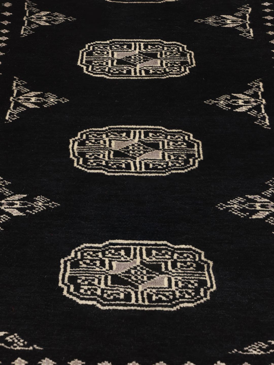 Handmade Pakistani wool rug in black