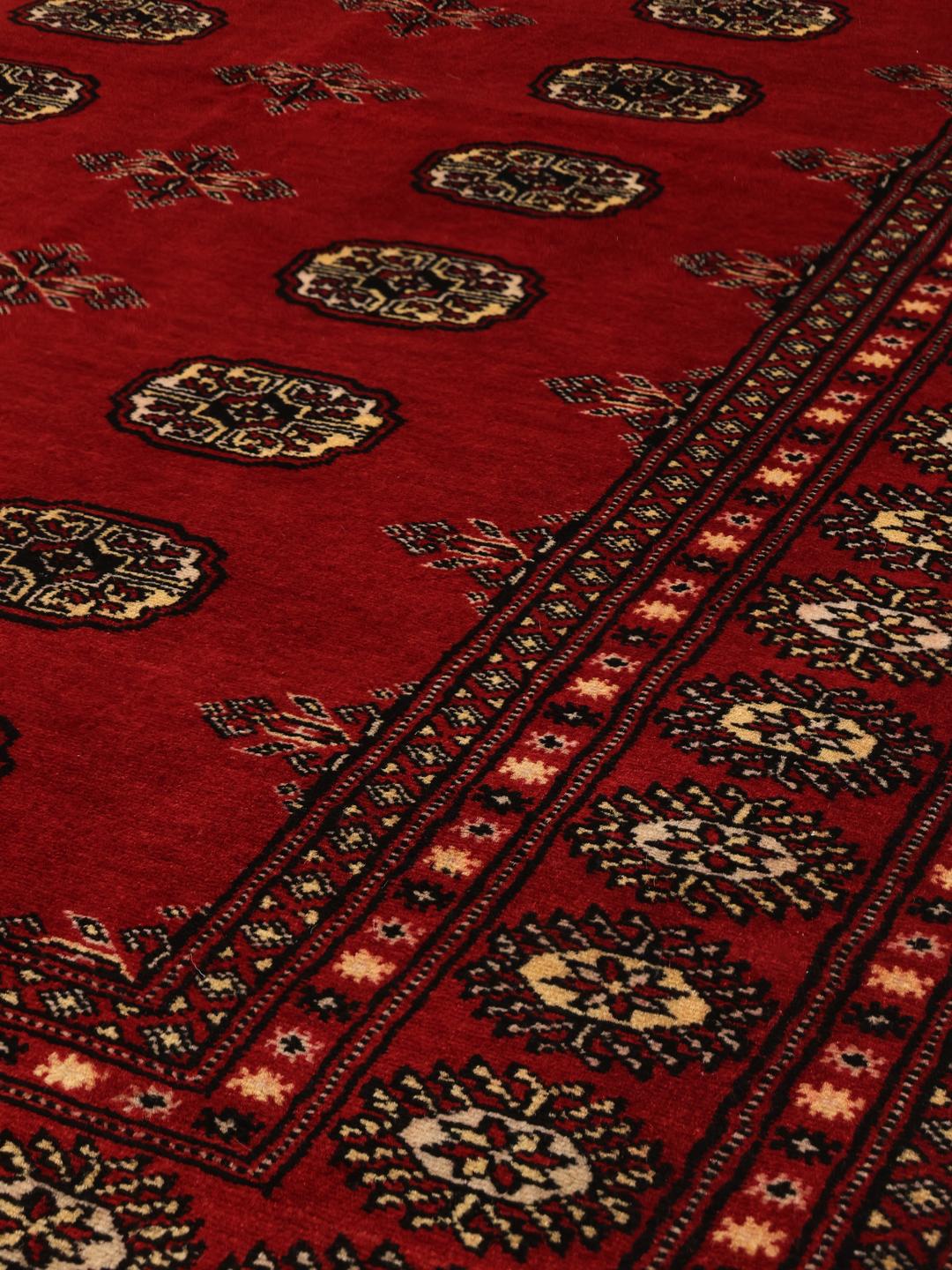 Tapis rouge fait main du Pakistan