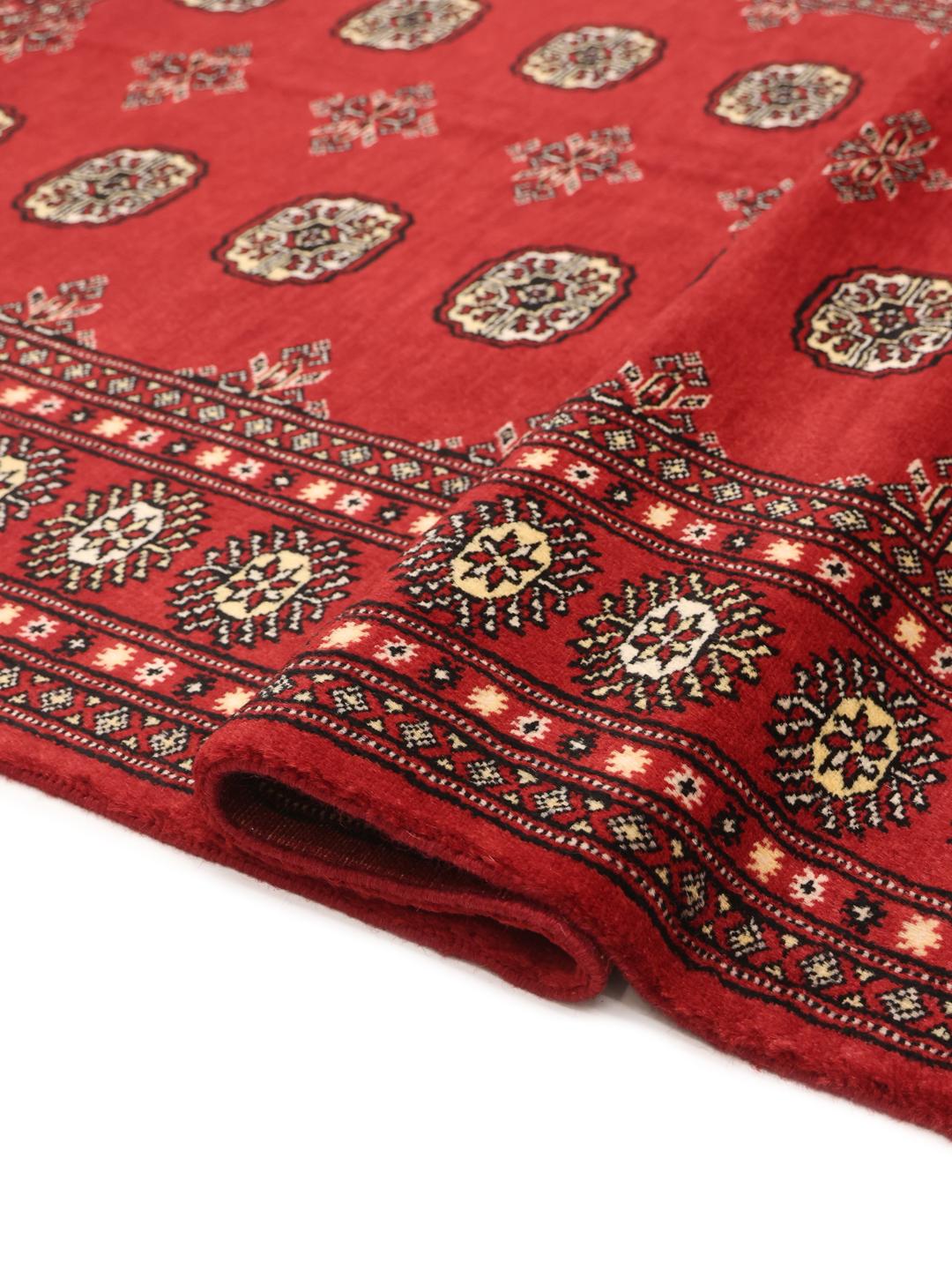 Tapis rouge fait main du Pakistan