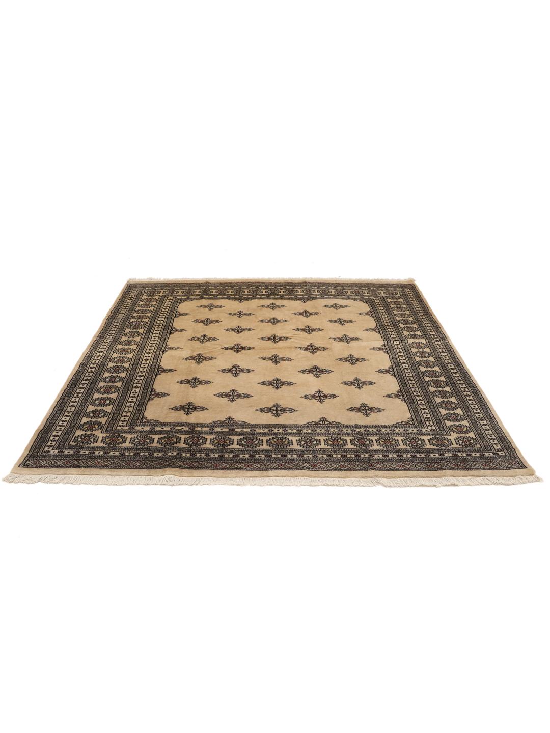 vierkant vloerkleed uit Pakistan in het beige
