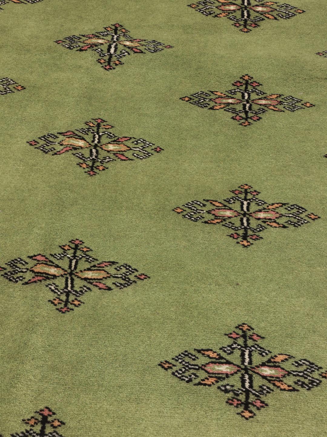 Hand-knotted Pakistan wool rug in light green