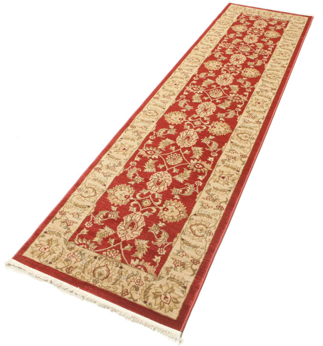 Rode loper met traditionele bloemmotieven en decoratieve randen