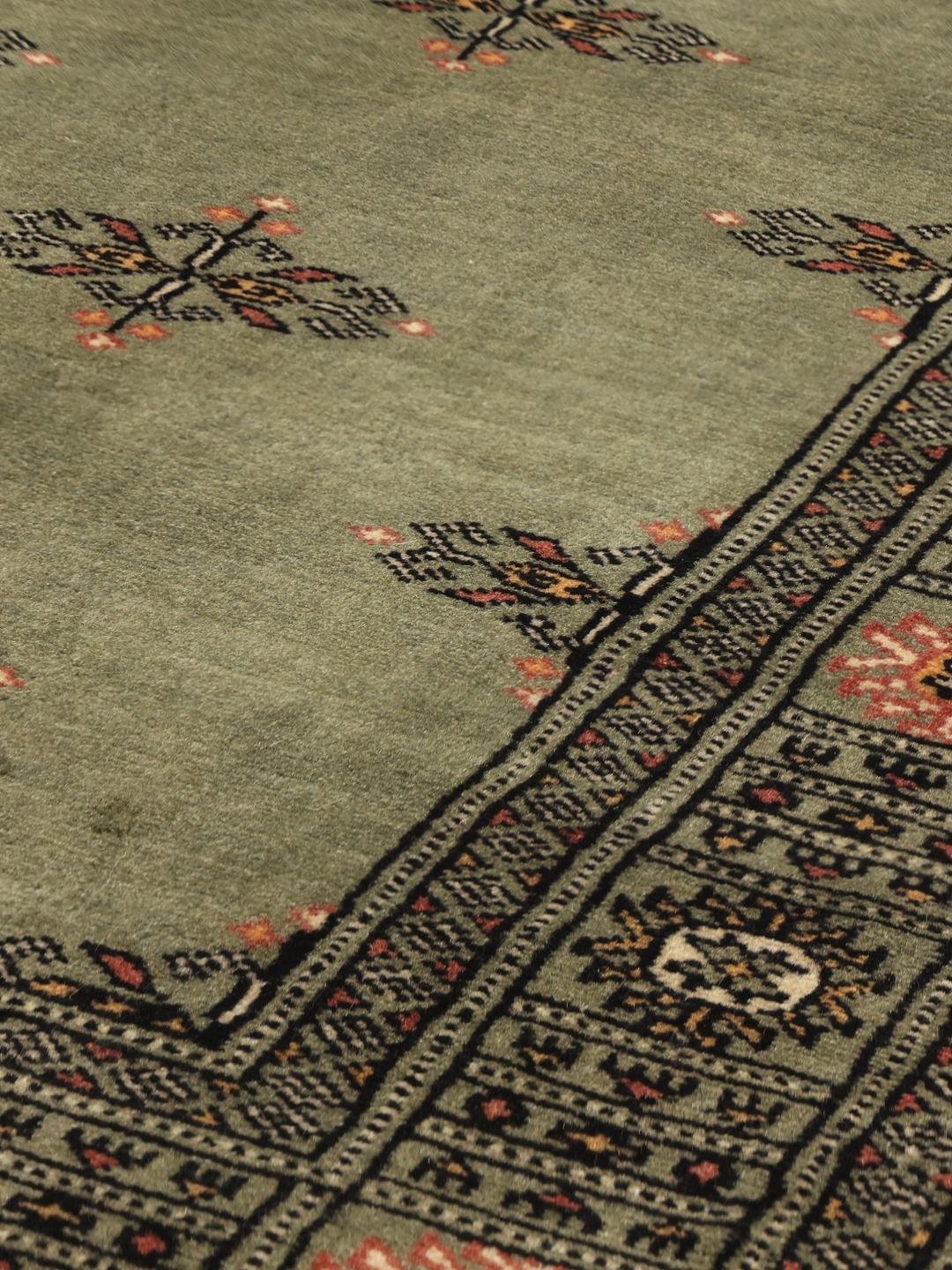 Handmade Pakistan rug in green