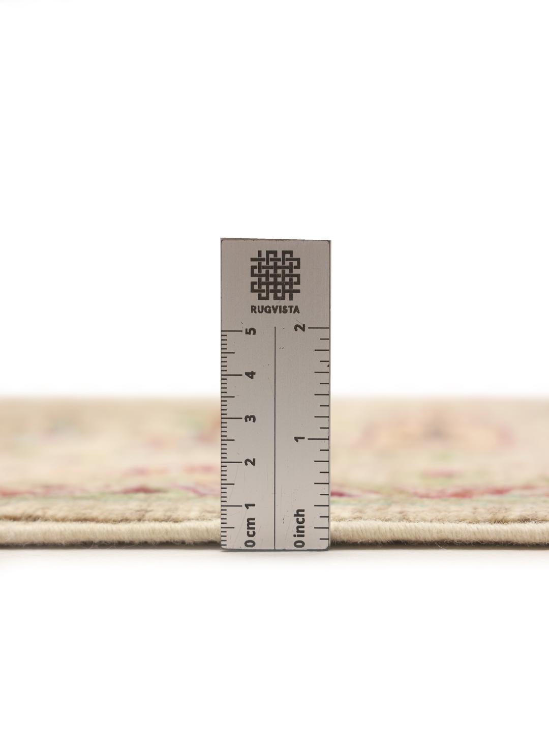 Afghaans vloerkleed in beige met bloemenpatroon