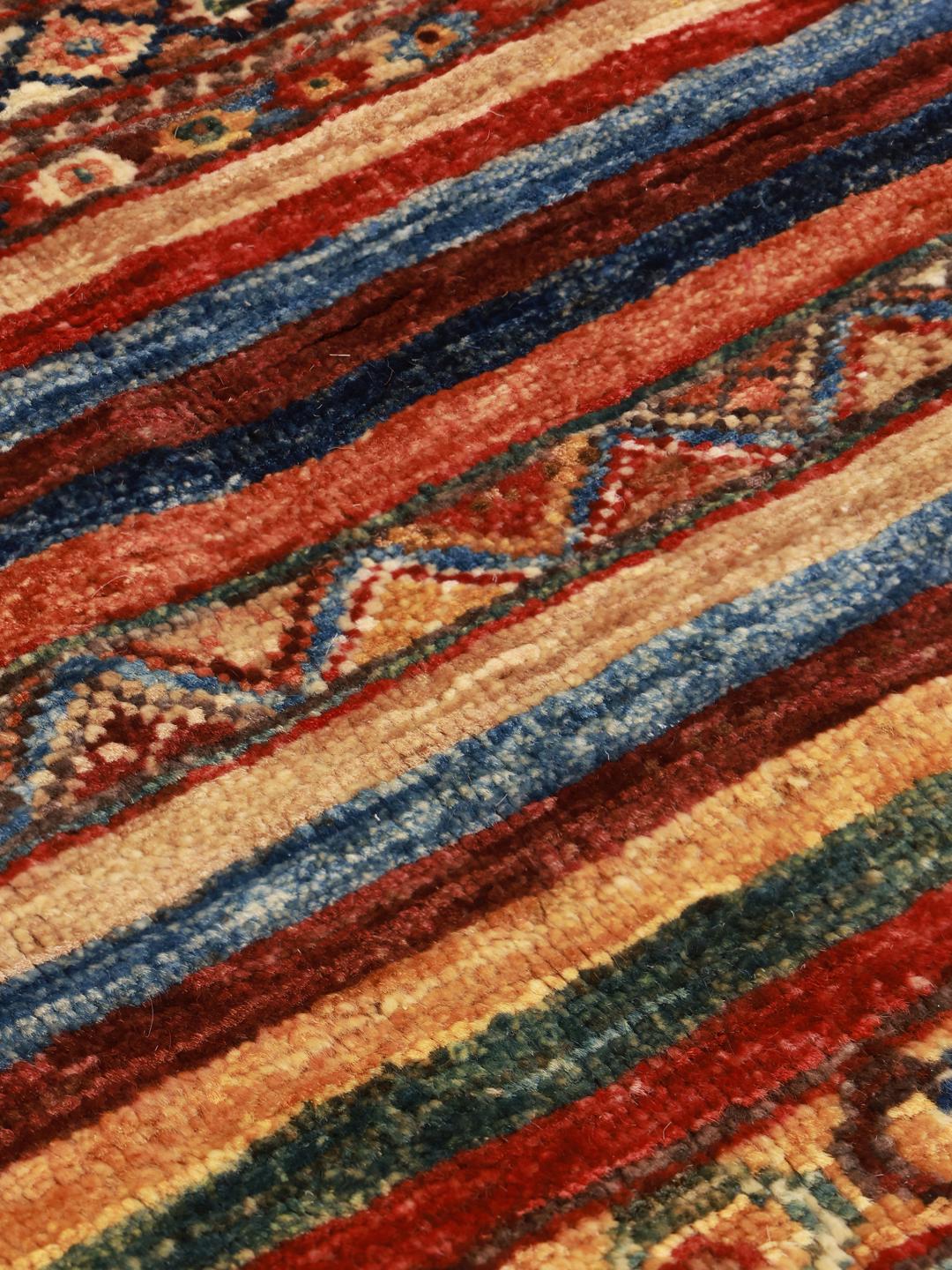 Tapis carré fait main d'Afghanistan multicolore
