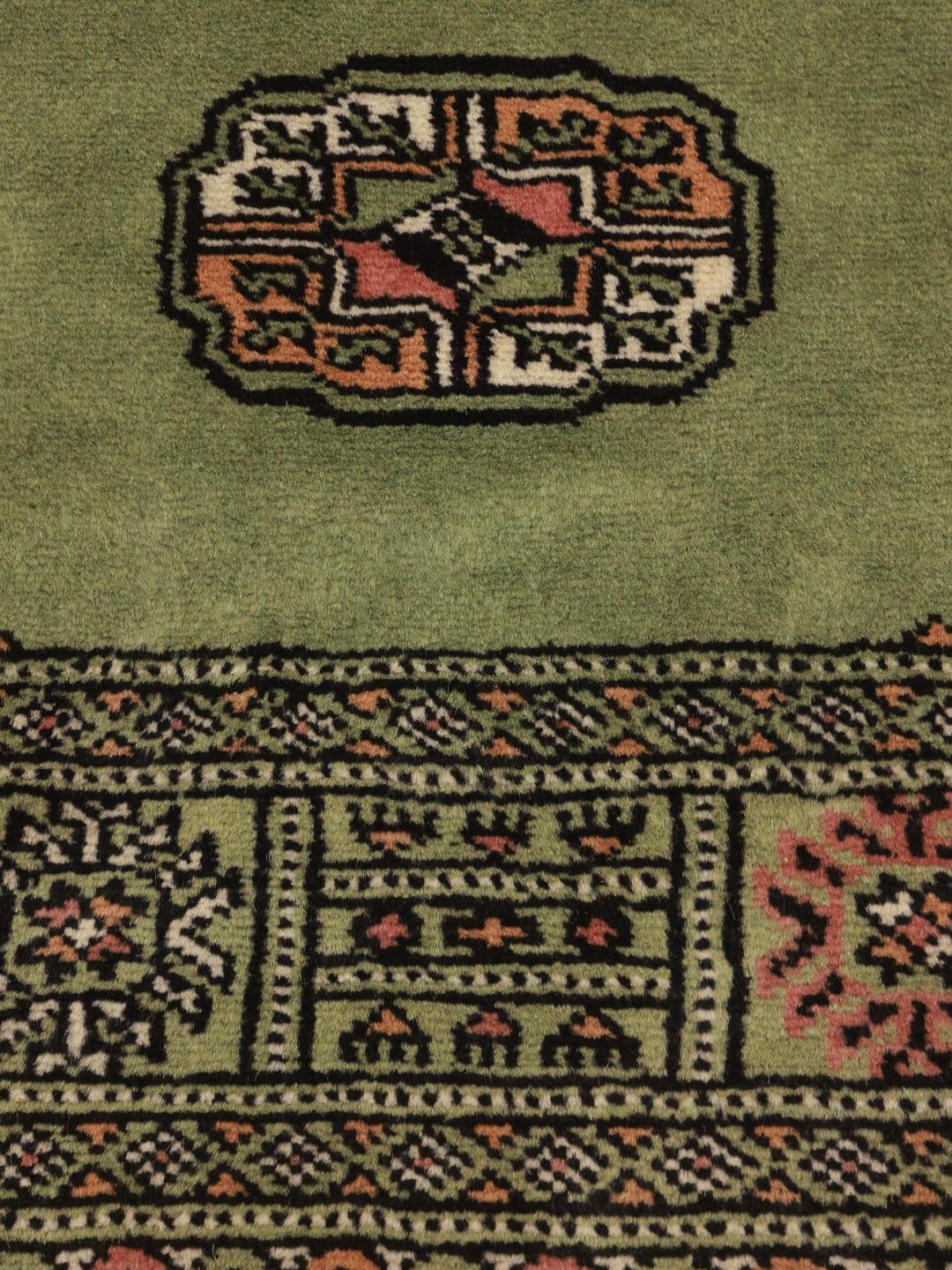 Tapis couloir du Pakistan en couleur verte