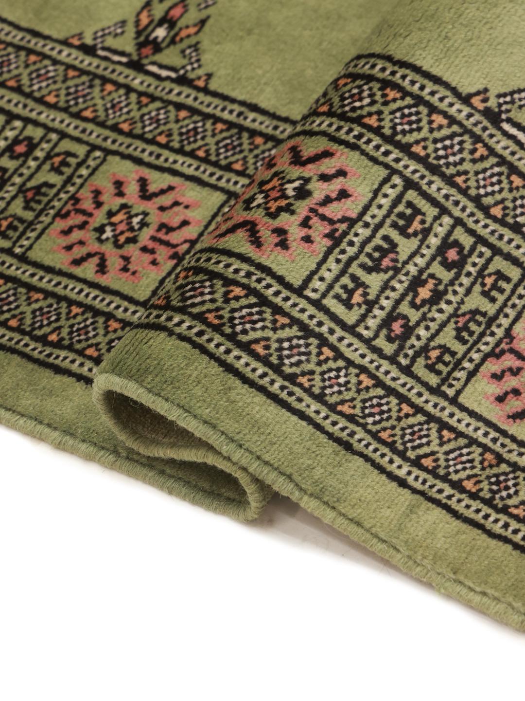 Tapis couloir du Pakistan en couleur verte