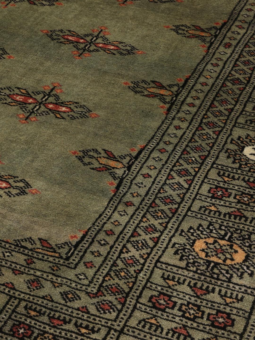 Handmade Pakistan rug in green