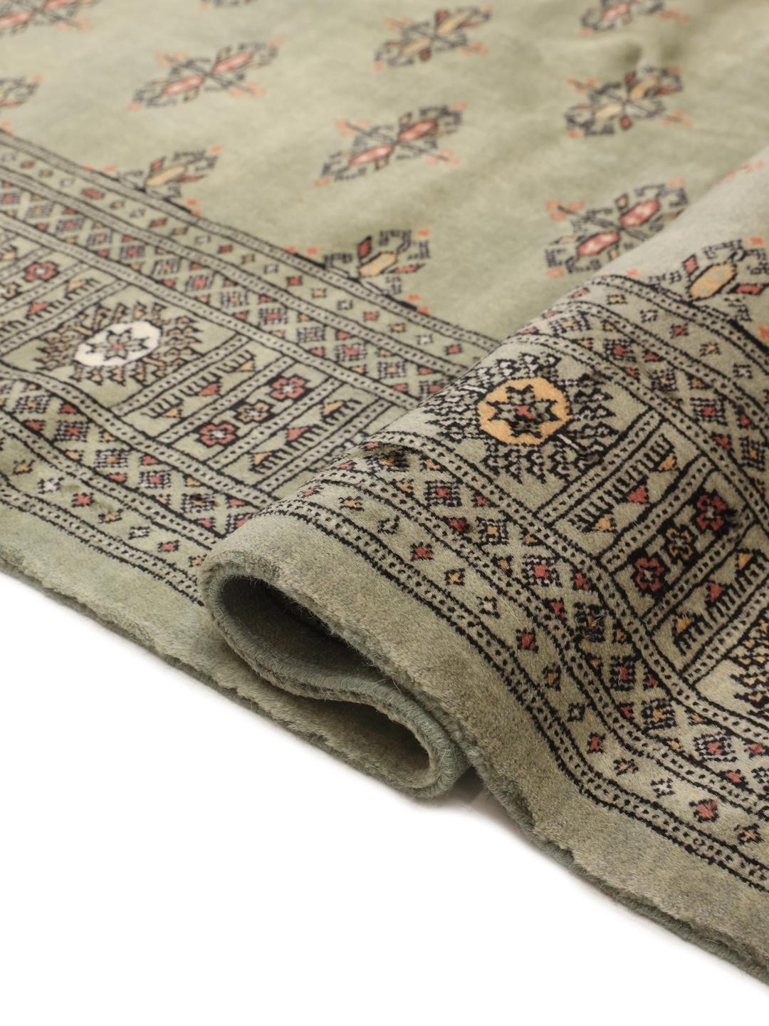 Handmade Pakistan rug in green