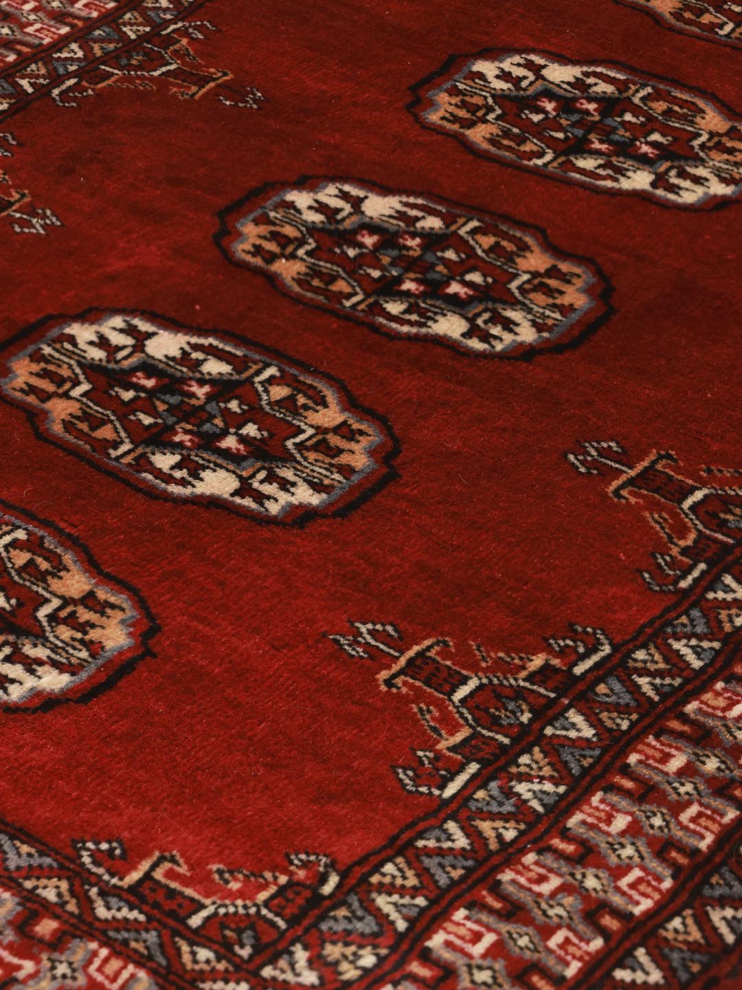 Tapis du Pakistan en couleur rouge