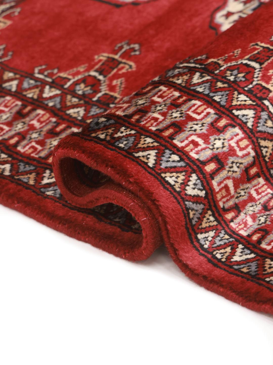 Tapis du Pakistan en couleur rouge