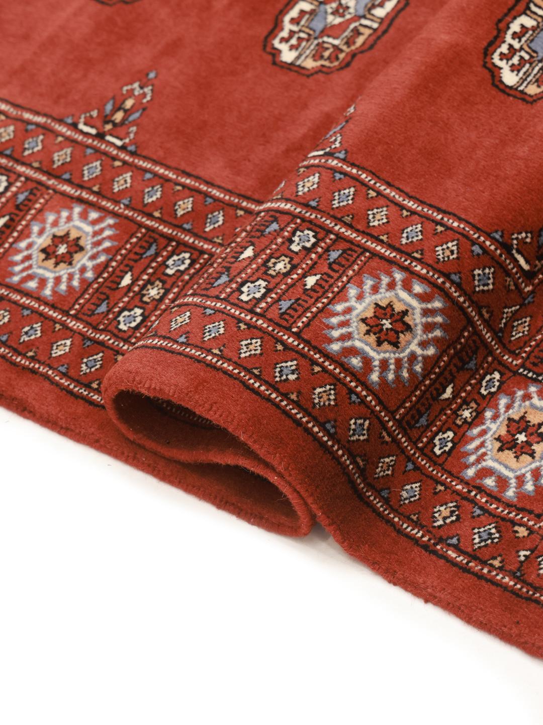 Tapis en laine du Pakistan noué à la main de couleur rouge