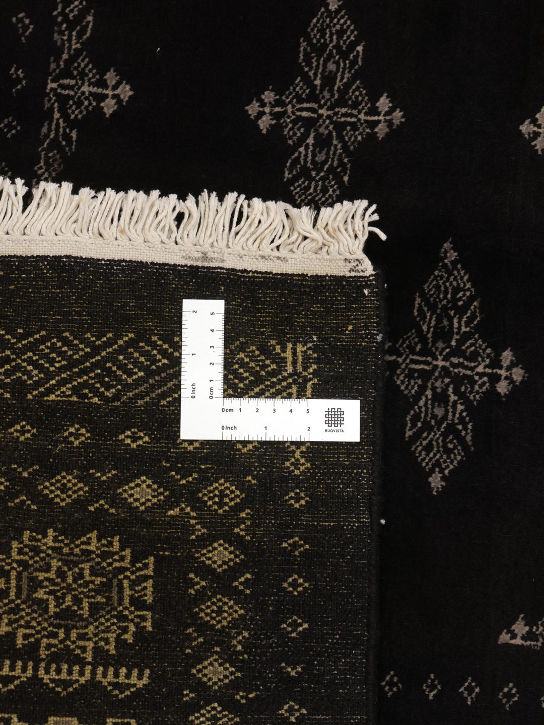 Tapis Pakistan Bokhara en couleur noire