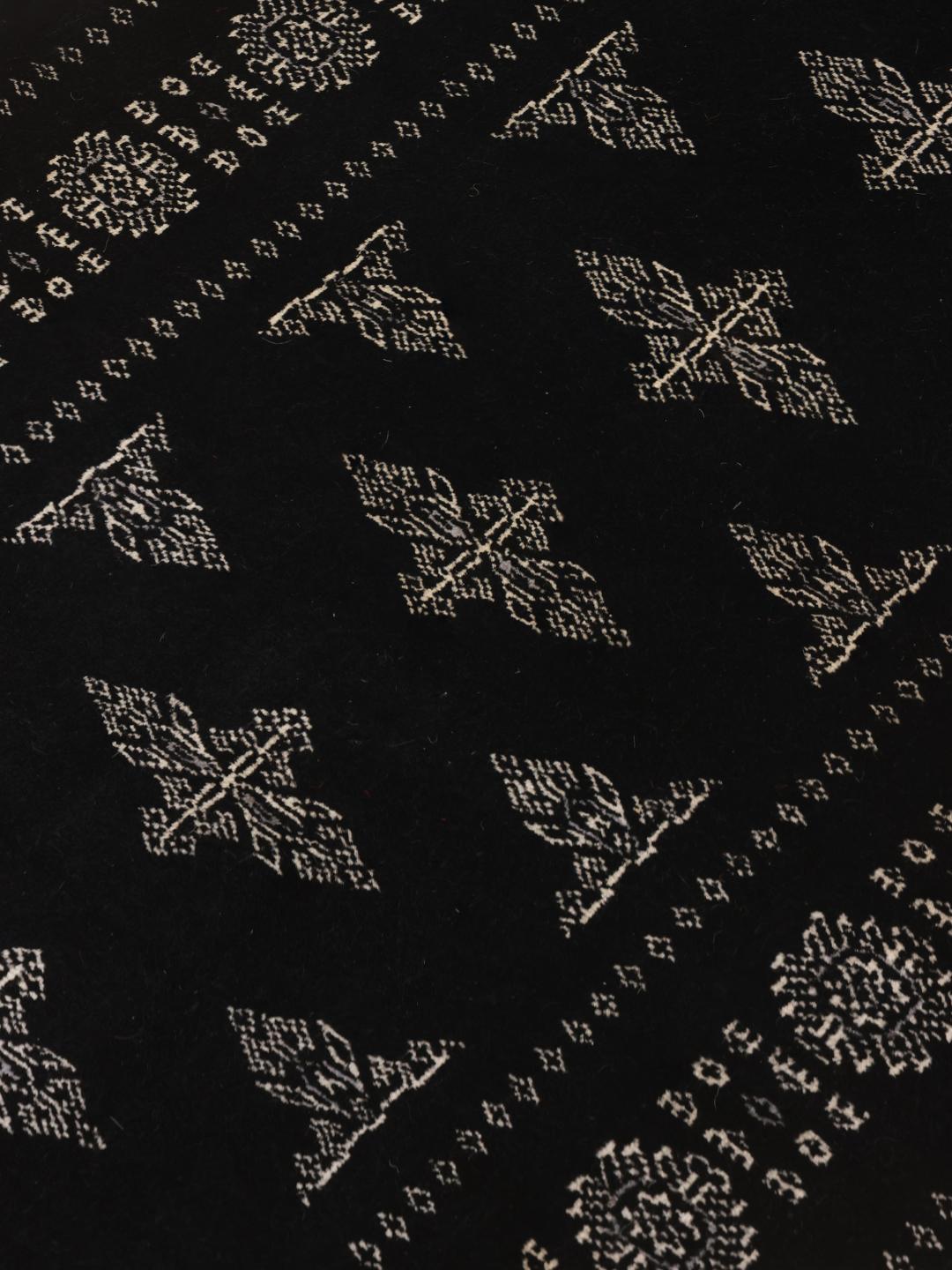 Tapis couloir pakistanais noir aux motifs traditionnels