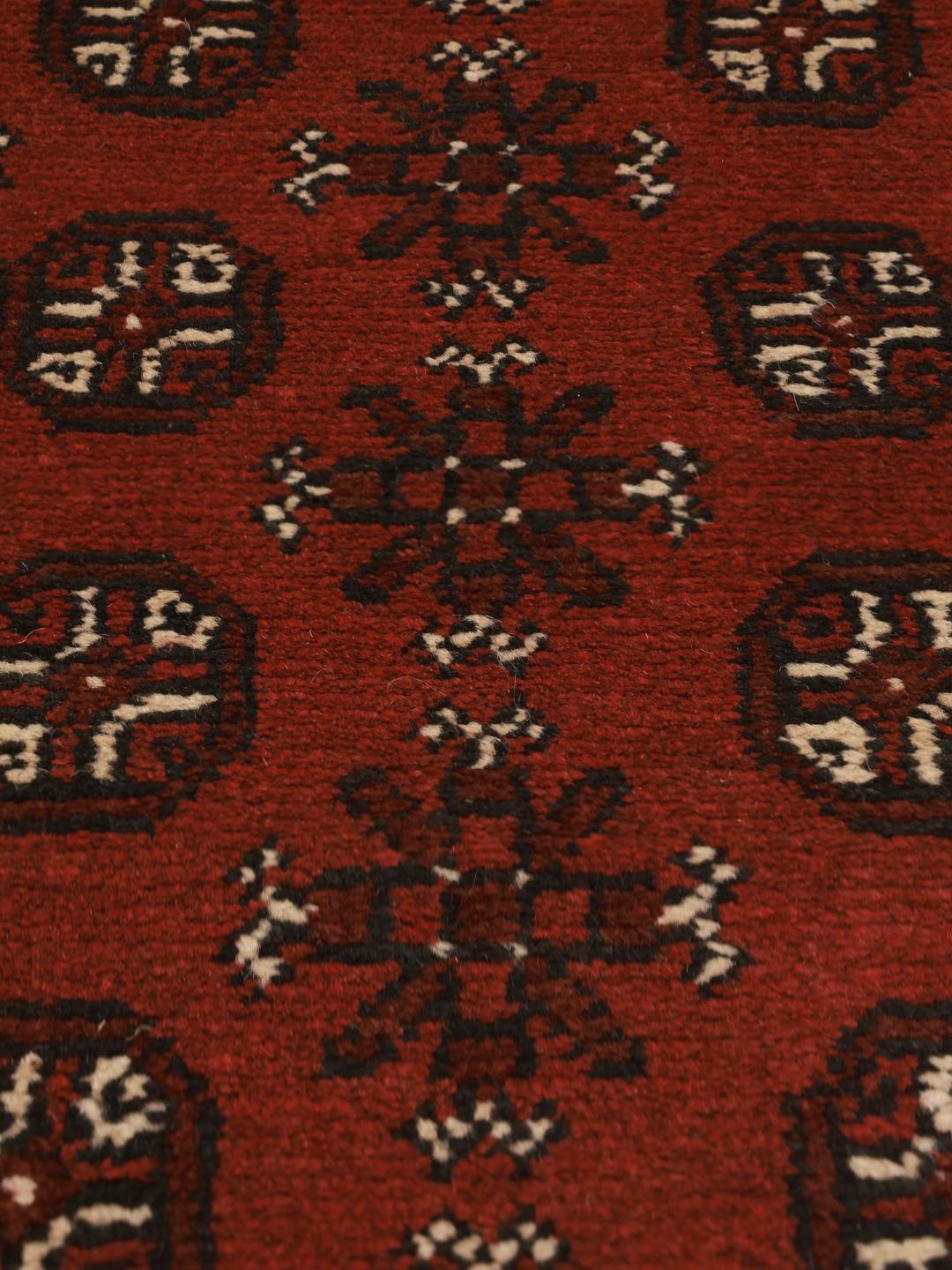 Tapis couloir afghan noué à la main en laine rouge foncé et noire