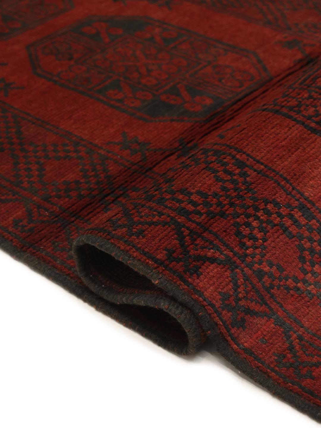 Tapis couloir en laine noué à la main d'Afghanistan en rouge foncé et noir