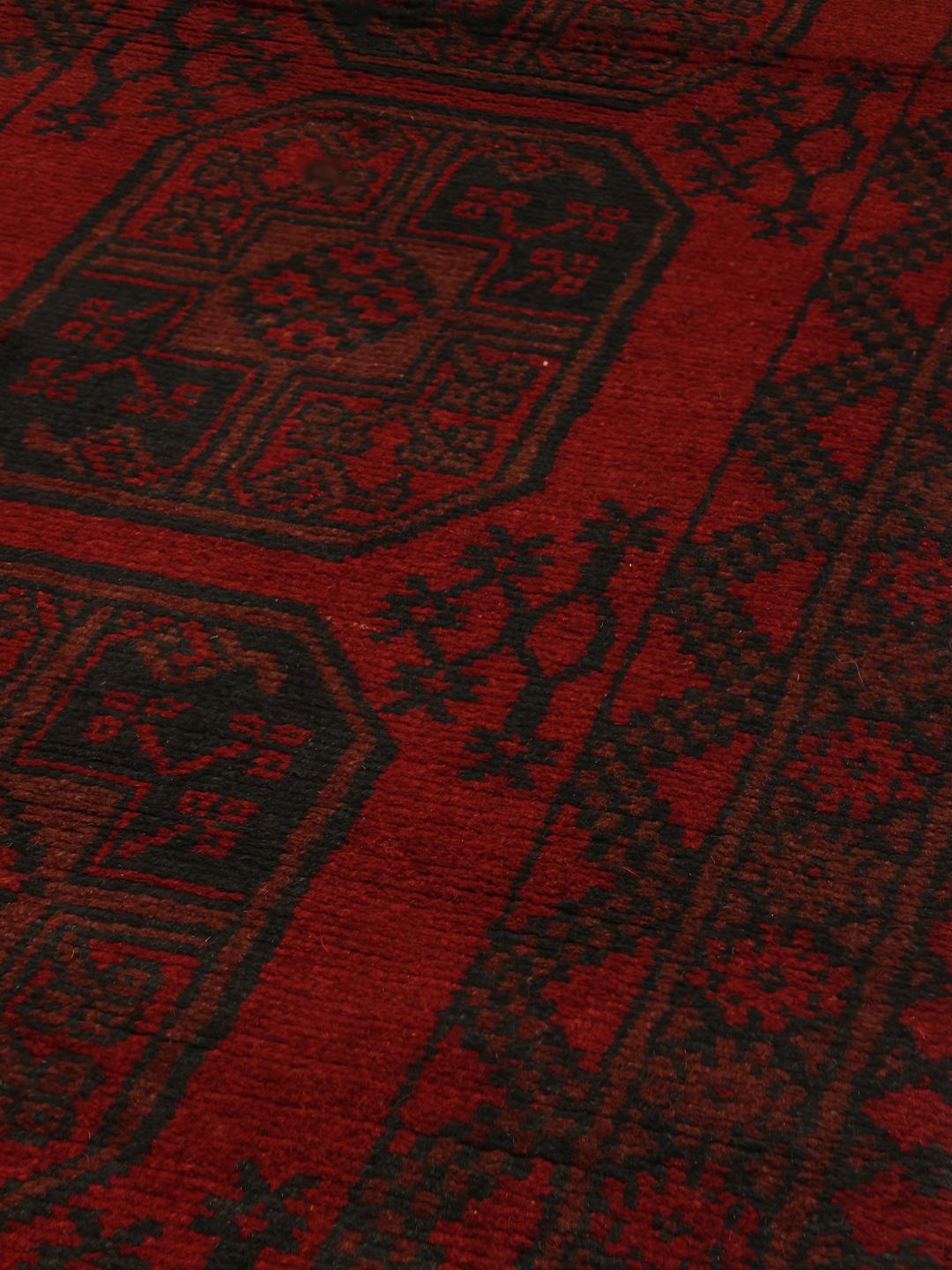 Tapis couloir en laine rouge foncé noué à la main en provenance d'Afghanistan