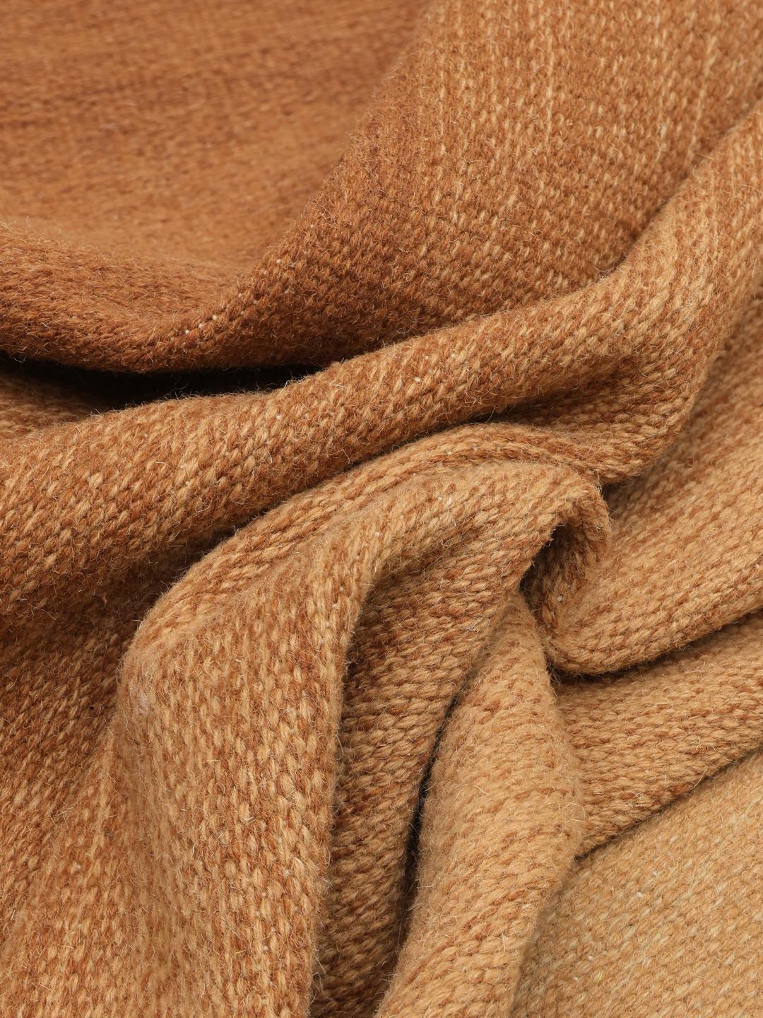 Handgeweven roestrood loper vloerkleed met een warm gradient ontwerp en franjes