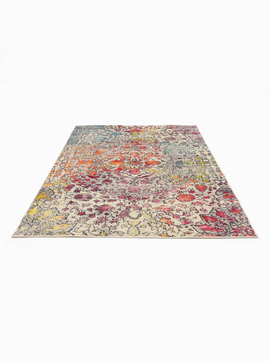 Multicolor tapijt met gedetailleerde patronen