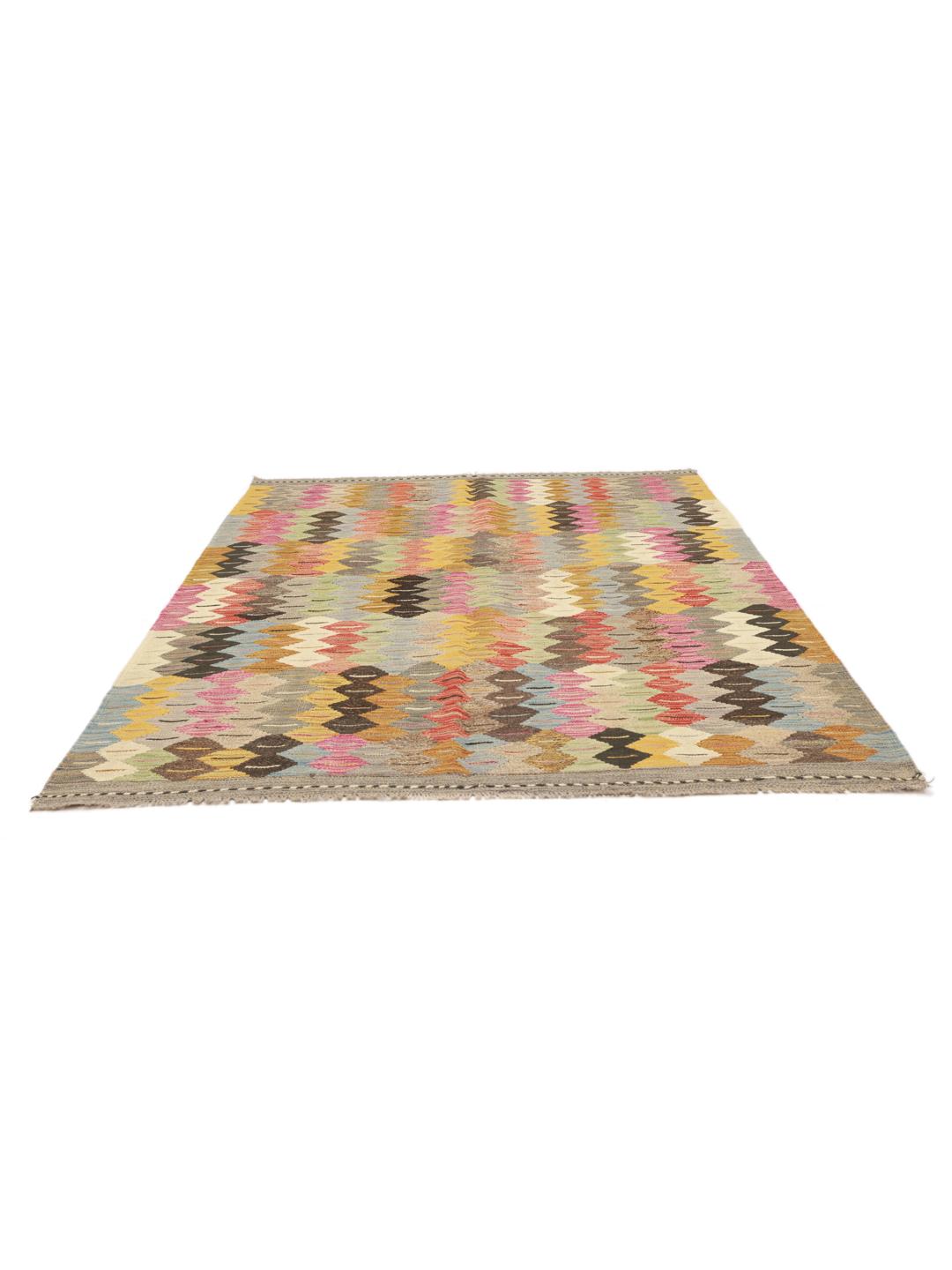 Tapis tissé à la main multicolore d'Afghanistan avec des motifs géométriques en losange