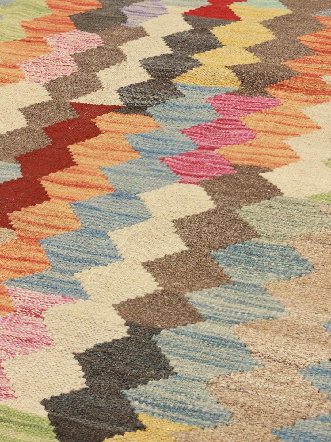 Tapis multicolore a tissage plat fabrique a la main en Afghanistan