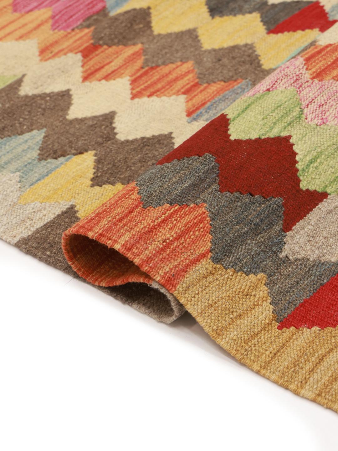 Tapis multicolore a tissage plat fabrique a la main en Afghanistan