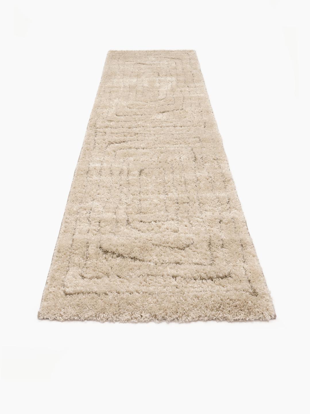 Beige vloerloper met een hoge pool en organische rechthoekige patronen