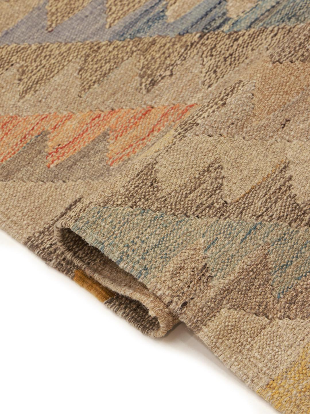 Handgeweven wollen loper uit Afghanistan in beige en meerkleurige geometrische patronen